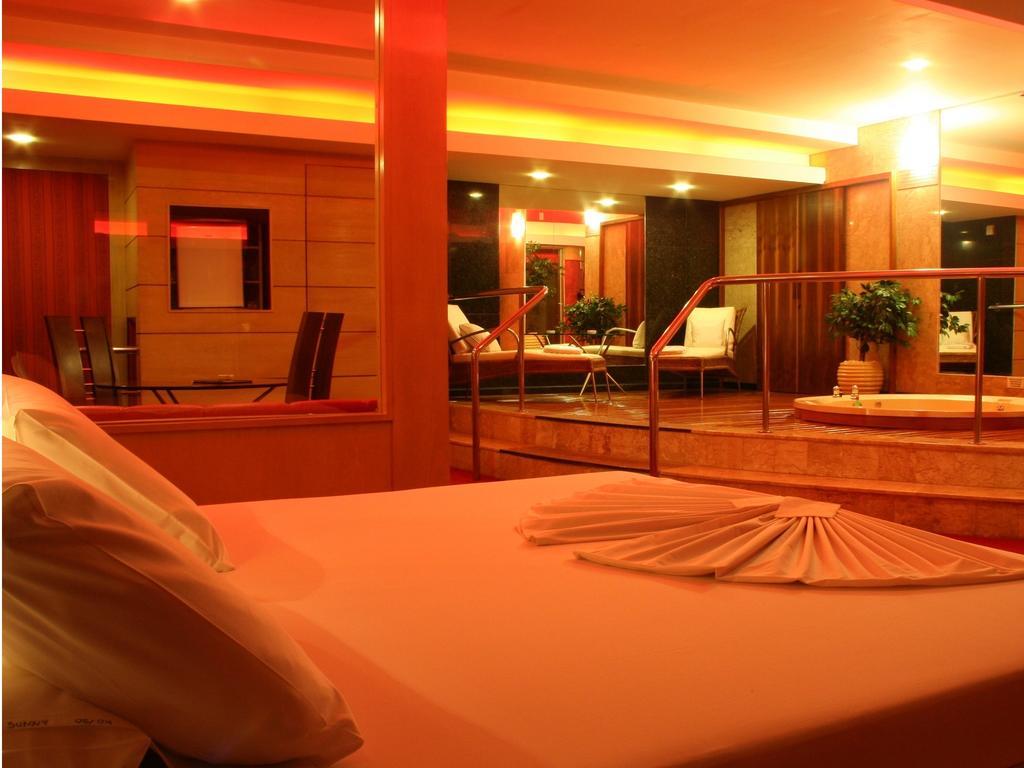 Motel Sunny (Adults Only) Белу-Оризонти Экстерьер фото