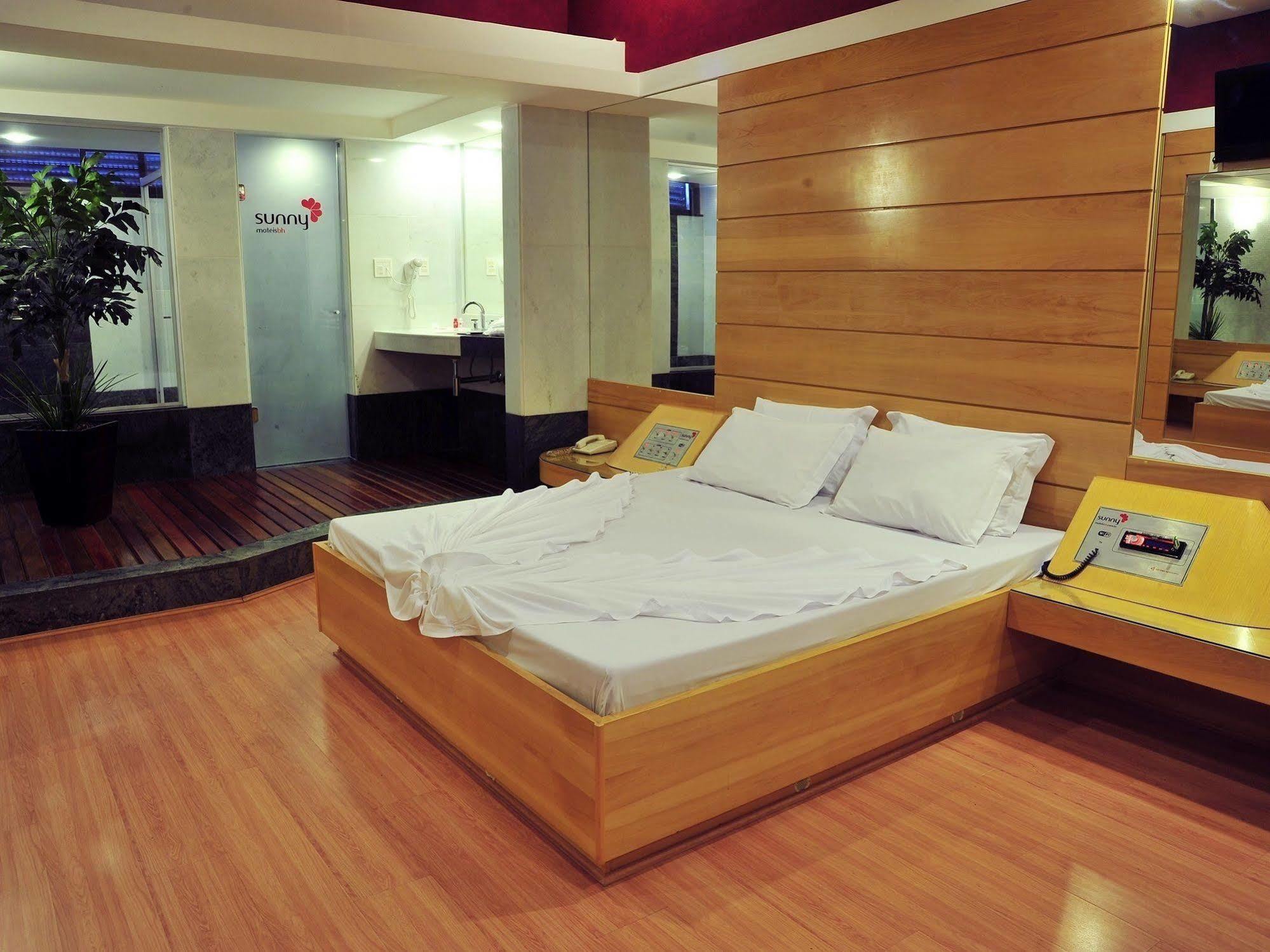 Motel Sunny (Adults Only) Белу-Оризонти Экстерьер фото