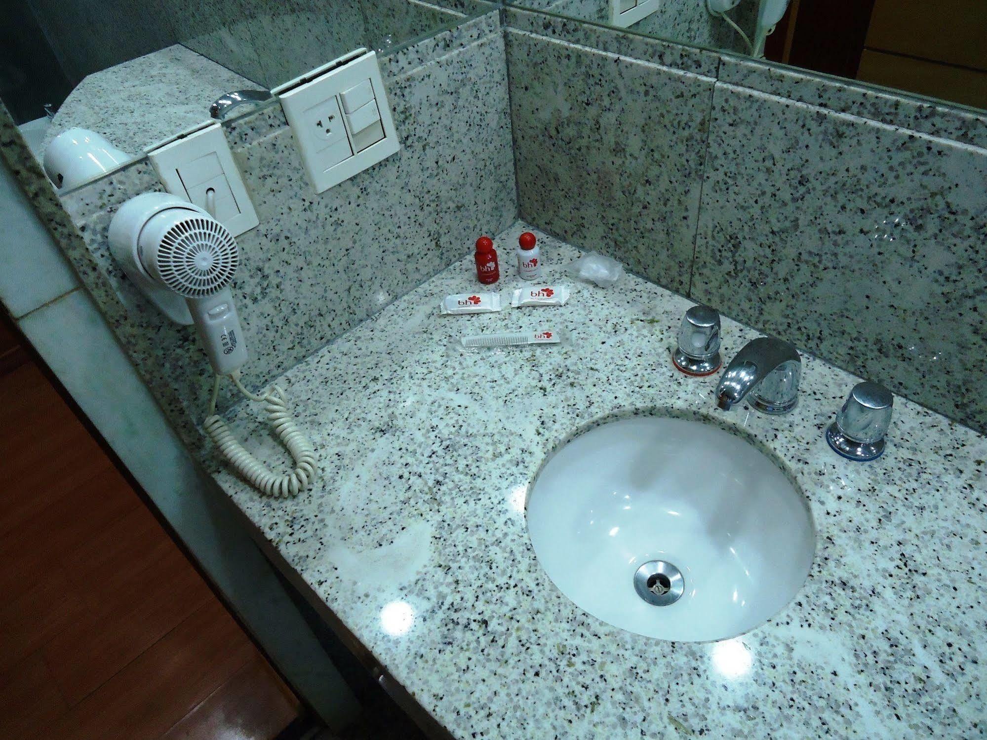 Motel Sunny (Adults Only) Белу-Оризонти Экстерьер фото