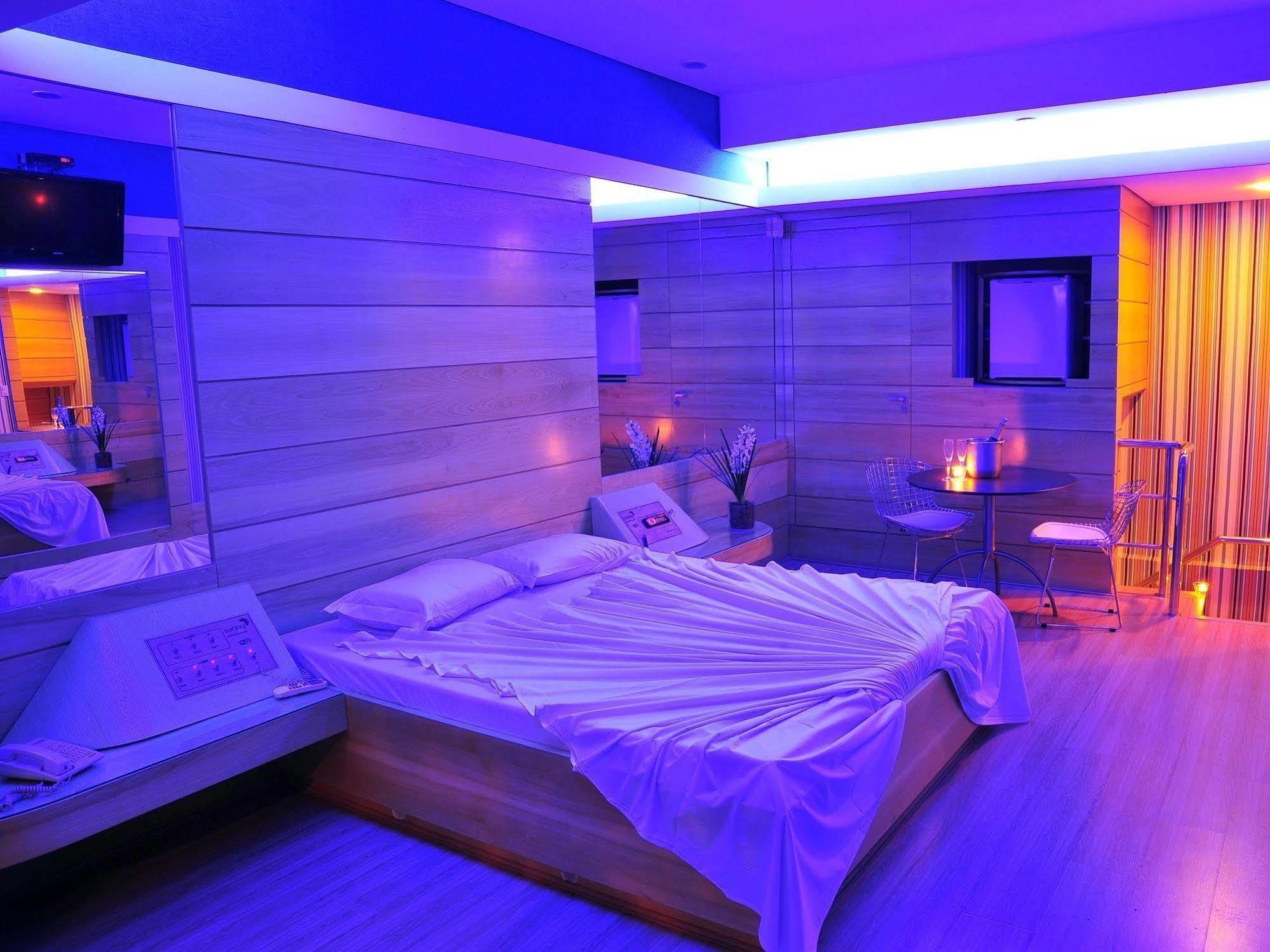 Motel Sunny (Adults Only) Белу-Оризонти Экстерьер фото