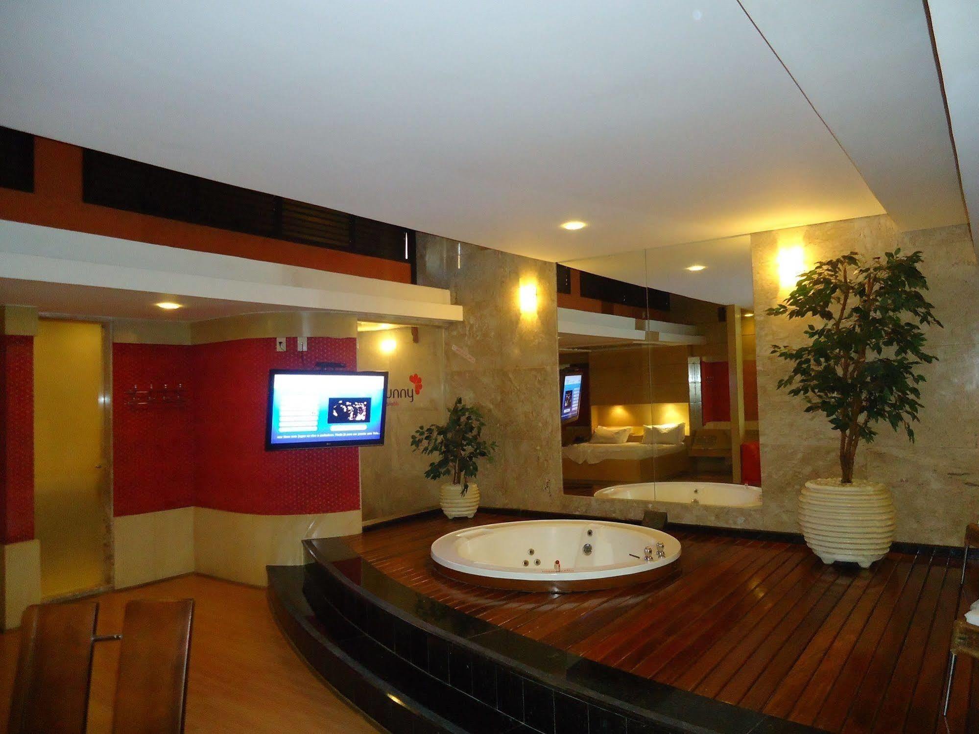 Motel Sunny (Adults Only) Белу-Оризонти Экстерьер фото