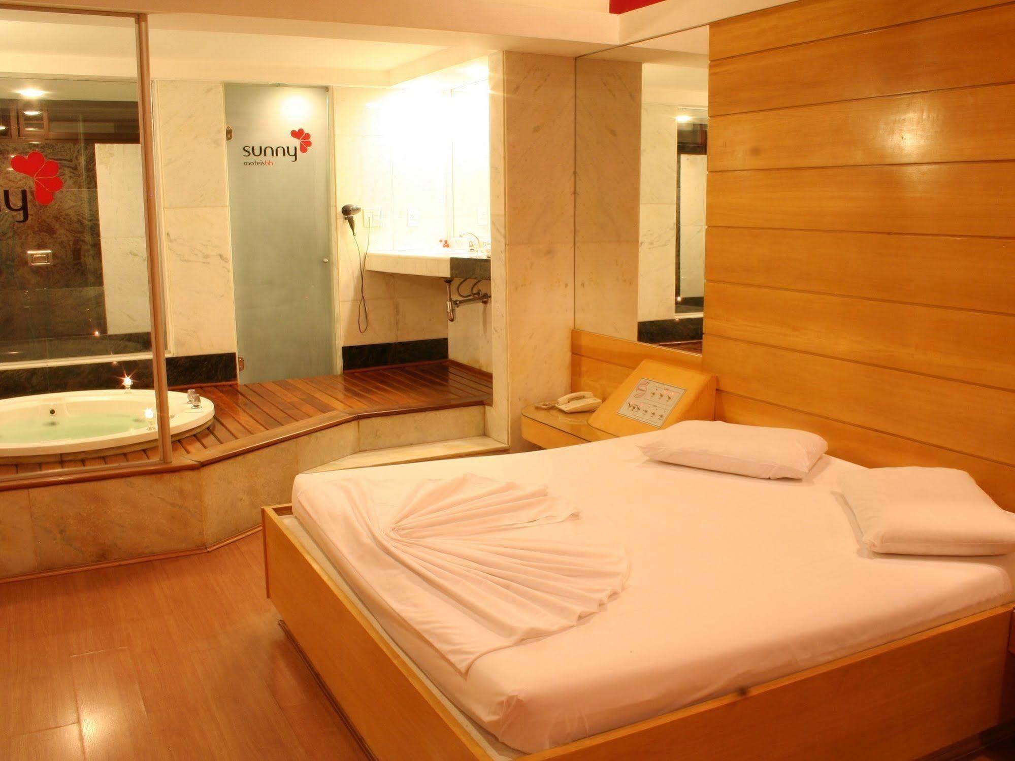 Motel Sunny (Adults Only) Белу-Оризонти Экстерьер фото